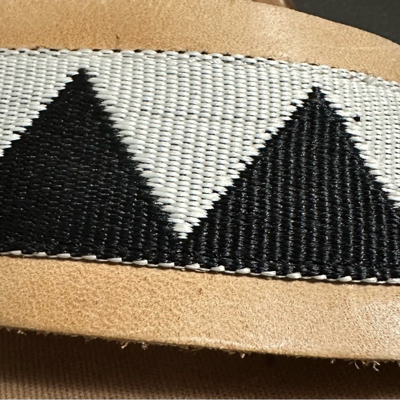 Toms Sandals Size 10 - Picture 8 of 8